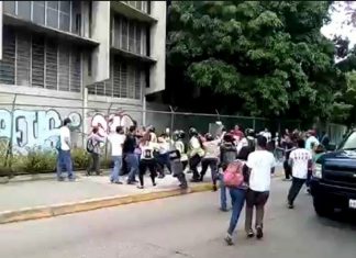 PNB arremete contra estudiantes de la UCV durante manifestación