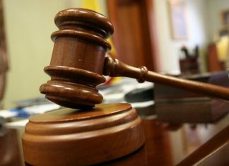Tribunales venezolanos prohíben a ocho líderes de oposición salir del país