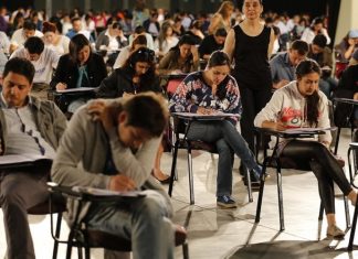 Cientos de médicos venezolanos presentarán prueba para trabajar en Chile