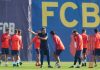Jugadores del Barcelona impartirán talleres de fútbol a refugiados