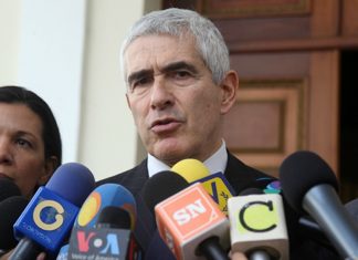 Senador italiano Pier Casini expresa su apoyo a la Asamblea Nacional