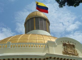 Asamblea Nacional de Venezuela declara abandono de cargo por parte de Maduro