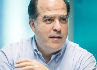 Borges denuncia que tres millones de venezolanos escarban en basura para poder comer