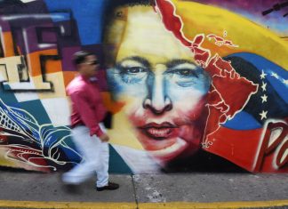Maduro aprueba recursos para una película sobre Chávez