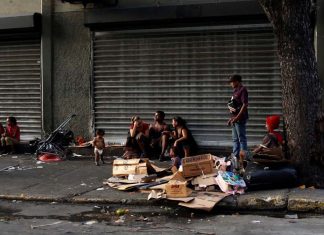 Encuesta revela que 82 % de los hogares venezolanos vive en pobreza
