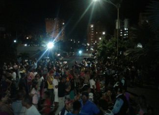 Protestan frente a la casa del gobernador García Carneiro por comida