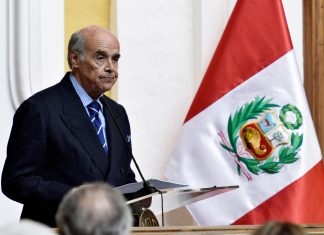 Perú retira de manera definitiva a su embajador en Venezuela