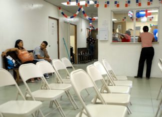 Gremio médico de Panamá lanza «advertencia de paro»