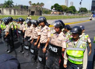 GNB y PNB bloquea accesos a Plaza Venezuela por marcha opositora en Caracas