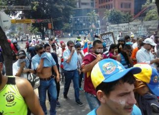 Varios heridos dejó la represión de la Policía y Guardia Nacional en Caracas