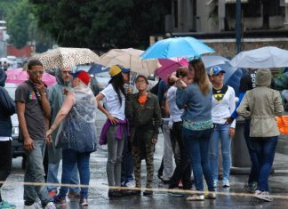 Venezolanos realizan Tranca Contra Fraude Constituyente
