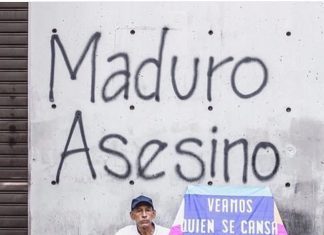Papagayos con mensajes de fuerza en las calles de Venezuela