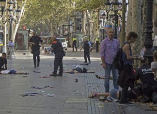 Atentado terrorista en Barcelona deja 13 muertos