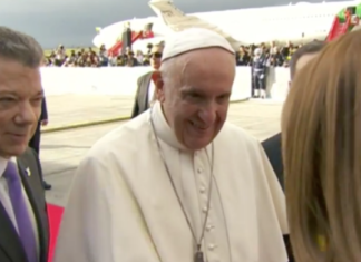 El Papa Francisco llega a Colombia
