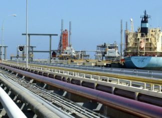 Congresista de EE.UU. propone prohibir importar crudo venezolano