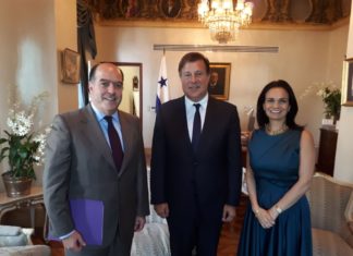 El presidente Varela y el diputado Julio Borges se reunieron en el Palacio de las Garzas