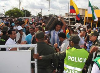 Al día 50 mil venezolanos llegan a Colombia para abastecerse por elecciones