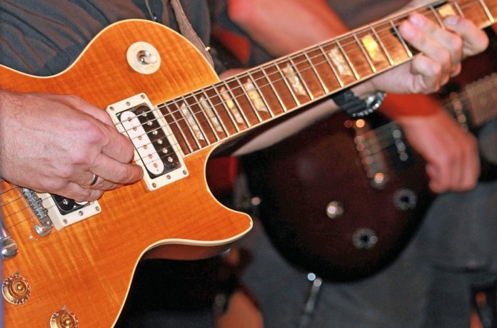 guitar-657756_960_720 (1)