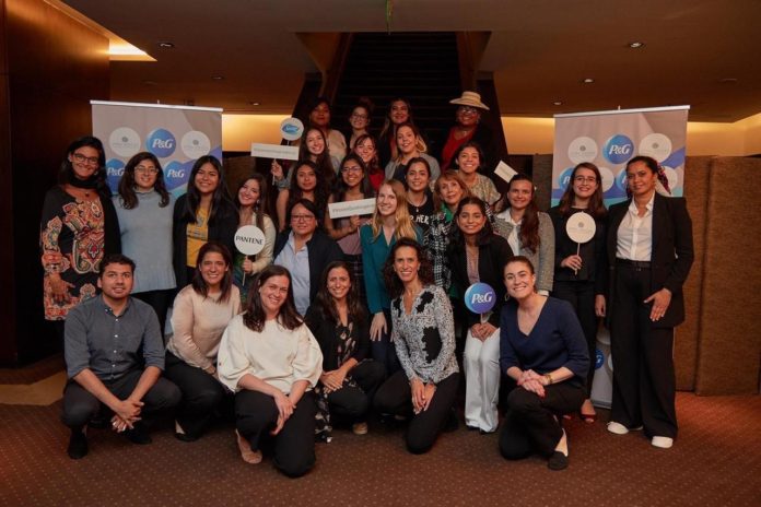 Academia de Liderazdo de P&G y Voces Vitales