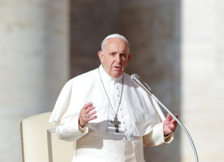 Papa Francisco aboga por el diálogo en Venezuela y advierte que «las dictaduras acaban mal»
