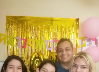 Una pareja de abogados y sus hijas luchan por legalizar su situación en Panamá