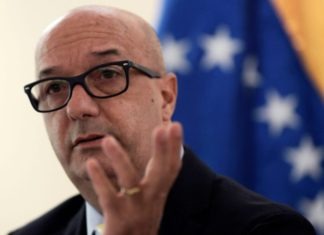 Simonovis reveló la lista de quienes bloquean y censuran en Cantv