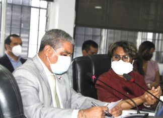 Autoridades evalúan extender el horario del Toque de Queda