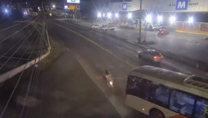 Imputan cargo por homicidio culposo a conductor de transporte público