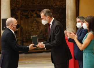 Rubén Blades, la voz del arte latino en la entrega de galardones en España