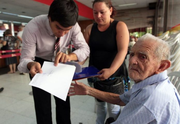 twitter_logo_reddit_efrain_betancourt_pension_alimentaria_para_adultos_mayores_de_65_anos