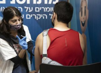 ¿Por qué están aumentando los casos de coronavirus en Israel si el país lideró las vacunaciones?