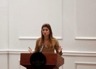 «En esta mesa faltan más mujeres», reclama la canciller de Panamá en la CELAC
