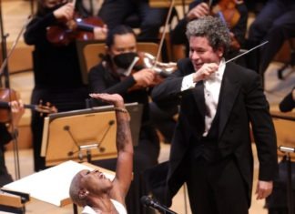 Dudamel y la Filarmónica de Los Ángeles «vuelven a casa» tras un año y medio