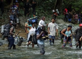 Las políticas migratorias llevan a venezolanos a cruzar el Darién, dice un opositor