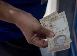 Venezuela amanece tranquila ante su nuevo cono monetario