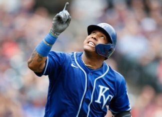 Venezolano Salvador Pérez lideró las Grandes Ligas en jonrones y remolcadas