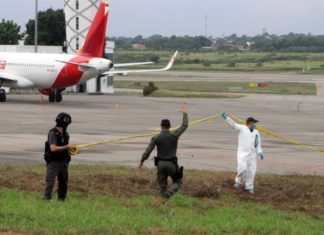 Dos policías y un civil mueren en un ataque terrorista en un aeropuerto colombiano