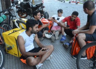 Clarín: Unos mil venezolanos por mes están regresando de Argentina a su país