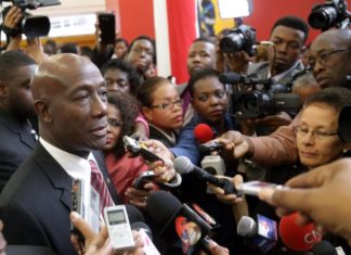 La familia del bebé venezolano tiroteado busca permanecer en Trinidad y Tobago