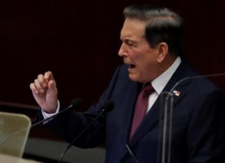 El presidente de Panamá sanciona una ley sobre la protección integral de la niñez