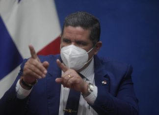 Panamá establece una visa para los cubanos en tránsito por el país centroamericano