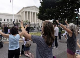 Juez bloquea la prohibición del aborto en Luisiana