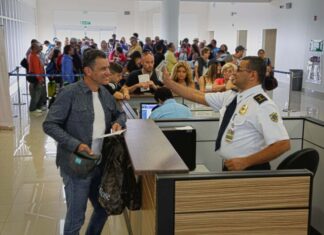 Los venezolanos no residentes en Panamá que quieran viajar al istmo deben tramitar exclusivamente una visa de turista
