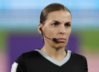 Stephanie Frappart se convierte en la primera mujer árbitro en la historia del Mundial