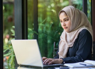 Mundial: cómo es el sistema de tutelaje masculino que pesa sobre las mujeres en Qatar (y cómo se aplica realmente en la práctica)