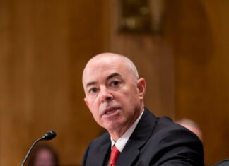 Jefe de Seguridad Nacional de EEUU: las fronteras apenas contienen a las amenazas
