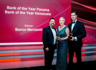 Mercantil Panamá recibe premio “Banco del Año 2022”