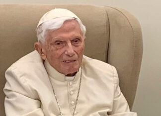 El insomnio fue el motivo central de la renuncia de Benedicto XVI