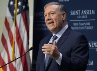 Mike Pompeo: “Si te importan tus hijos y nietos, saca TikTok de sus teléfonos”