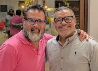 ¡EXCLUSIVA! Entrevista con «Ozzie» Guillén sobre el Clásico Mundial de Béisbol (VIDEO) Ozzie Guillén junto al periodista David Alejandro Chacón.